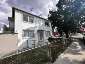 Building Photo - 1703 NW 34th Ave