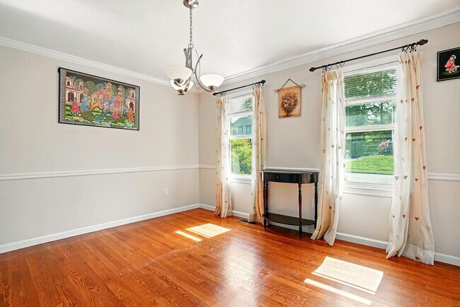 Foto del edificio - 43 Trowbridge Ln