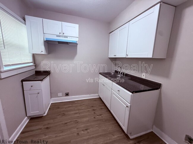 Photo - 3175 Jackson Ave Apartment