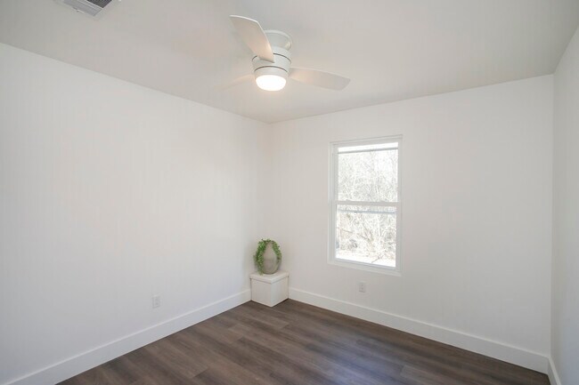 Building Photo - 1354 Bellshire Terrace Dr