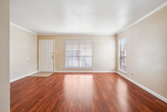 Foto del edificio - 12770 Rodeo Square Dr