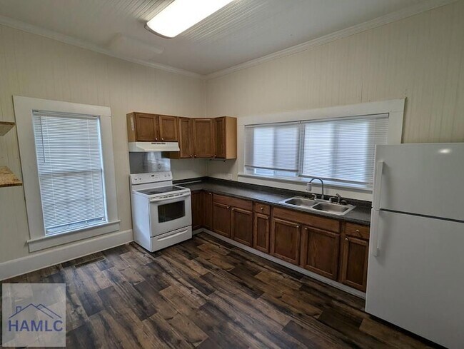 Foto del edificio - 414 N Caswell St