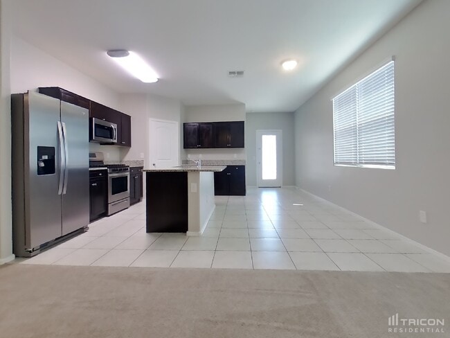 Foto del edificio - 30960 W Amelia Ave