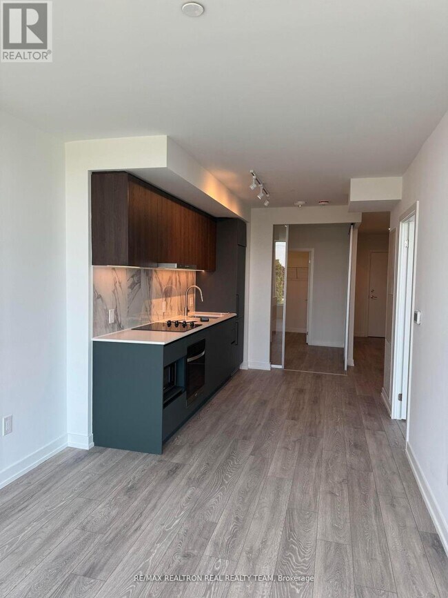 Photo du bâtiment - 1100 Sheppard Ave W