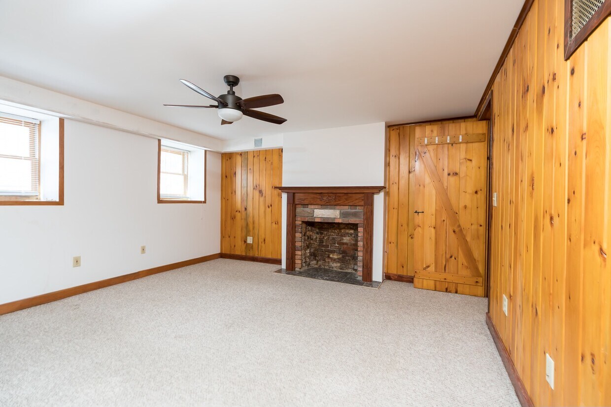 Foto principal - 257 Western Ave