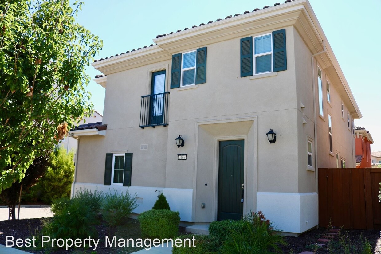 Primary Photo - 3 br, 2.5 bath House - 2106 Carrara St.