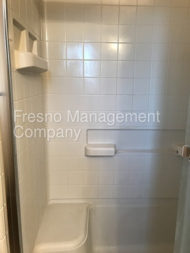 Foto del edificio - 7054 N Weber Ave
