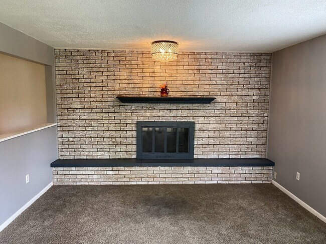 Building Photo - 3112-3114 Honeycutt Cir