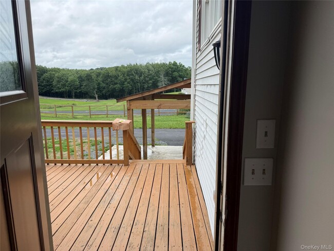 Building Photo - 377 NY-284
