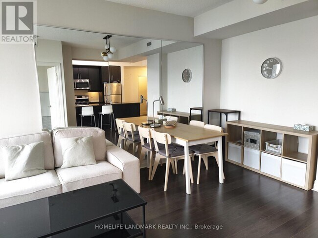 Photo du bâtiment - 8110-8110 Birchmount Rd