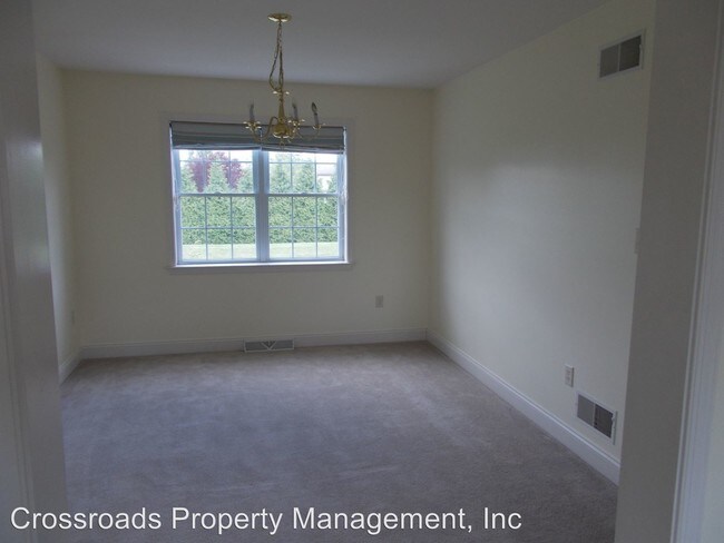Building Photo - 4 br, 2.5 bath House - 11 Lewiston Circle
