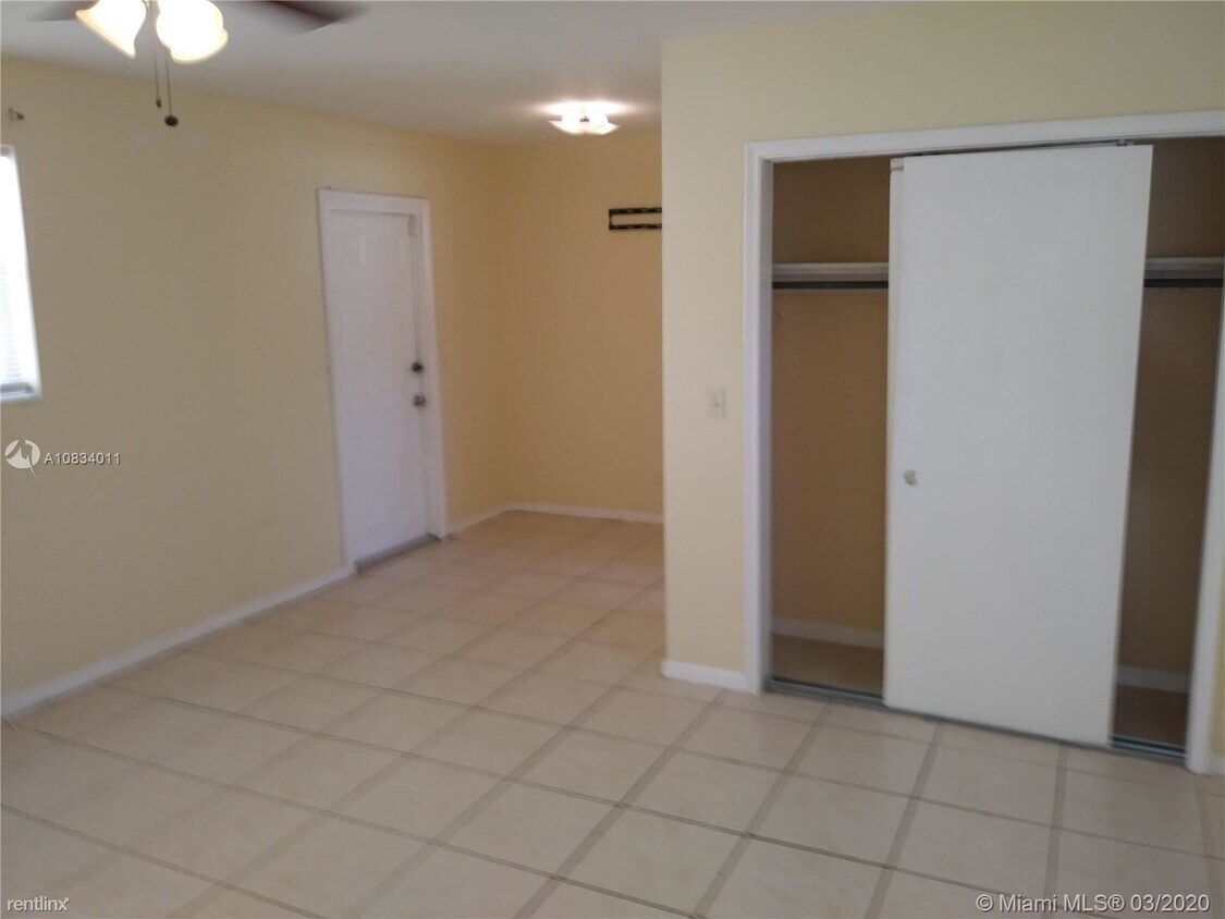 Building Photo - 3 br, 2 bath Duplex - 2219 Garfield St