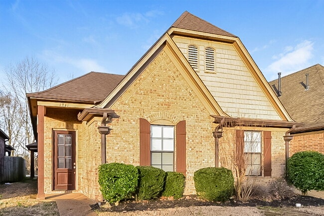 Building Photo - 1941 Rochelle Ln