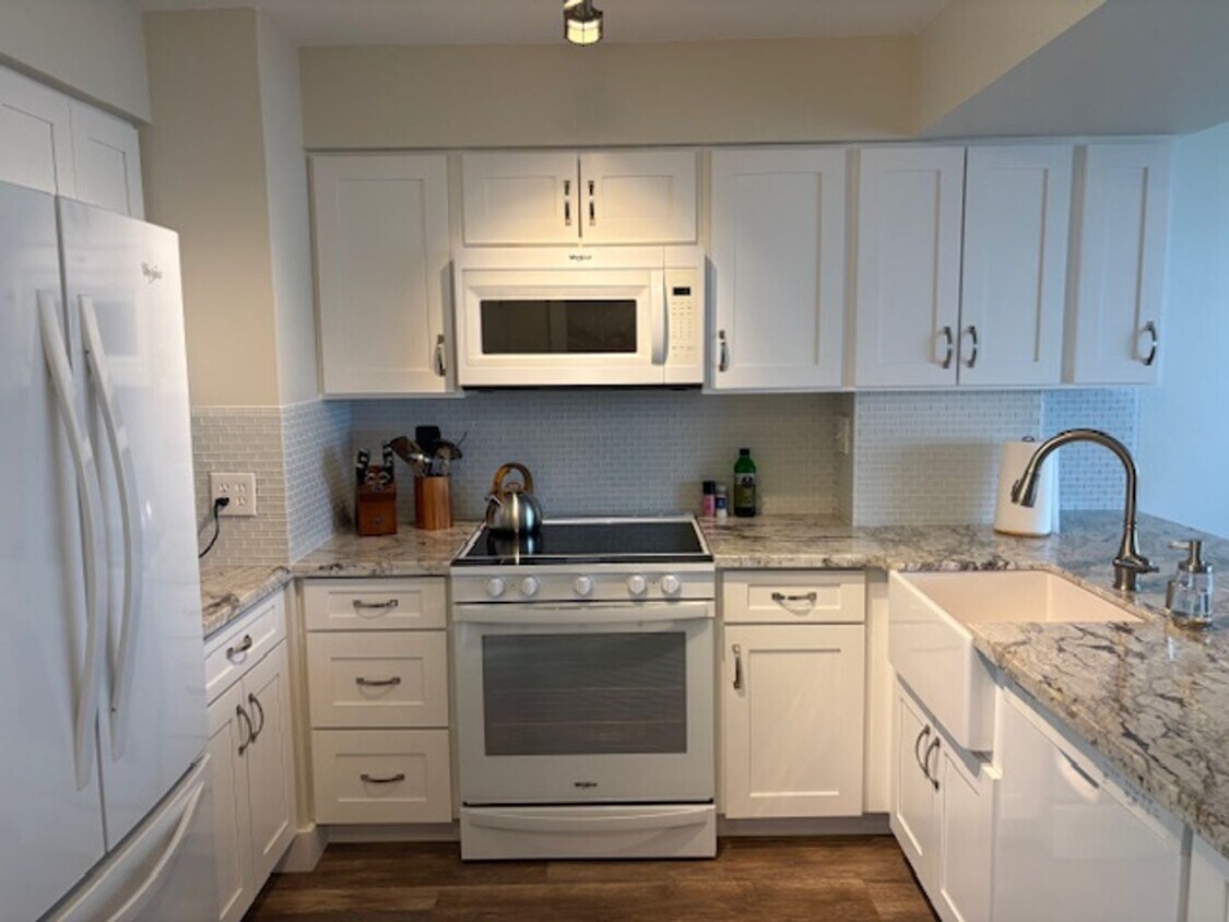 Foto principal - Makaha Valley Towers - One Bedroom