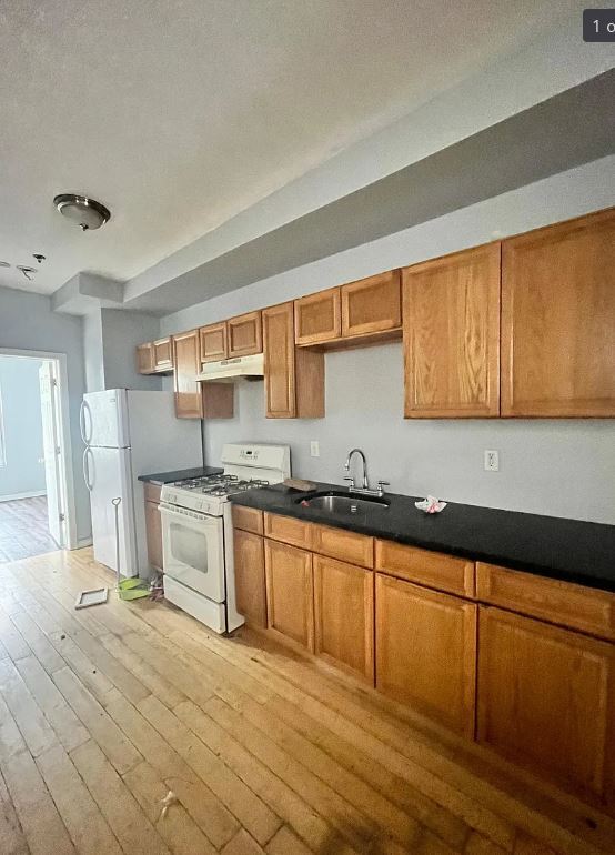 Foto del edificio - 626 Bramhall Ave