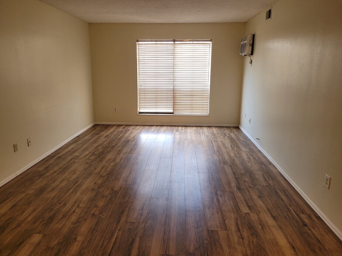 Foto principal - 3550 S Harlan St