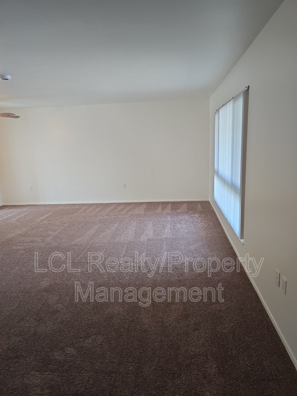 Building Photo - 27147 El Rancho Dr