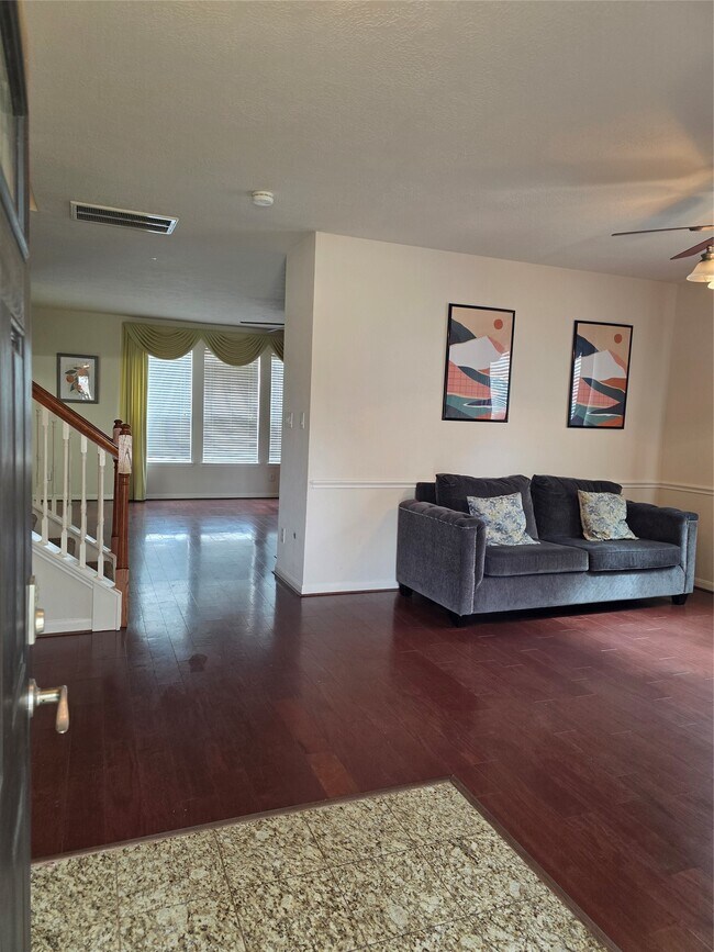 Foto del edificio - 2715 Riverhollow Ln