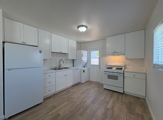 Foto del edificio - 3539-3541 Clairemont Mesa Blvd