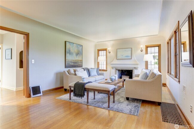 Building Photo - 4bd/2.5ba Seattle Home