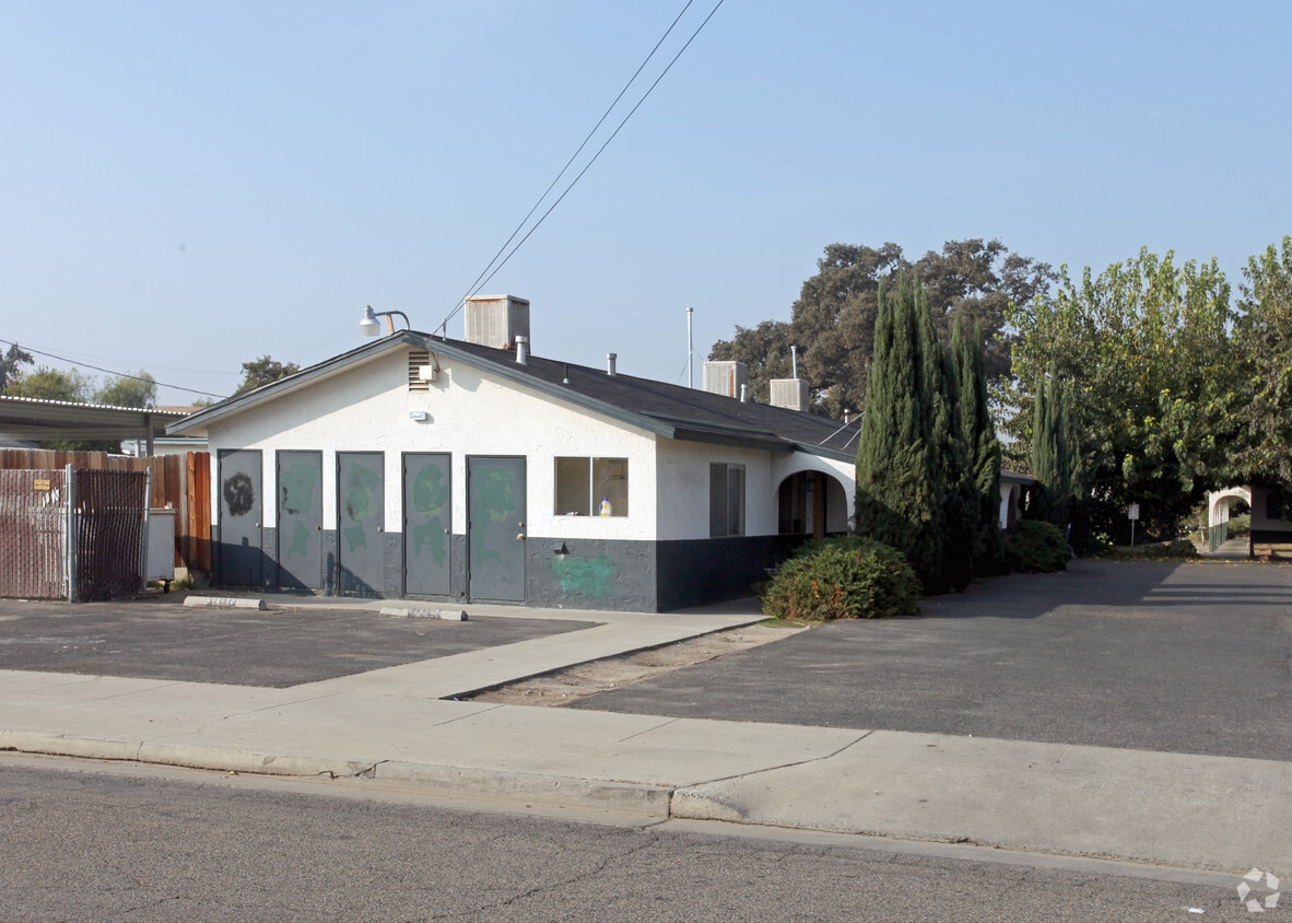 Building Photo - 1212 N Green St