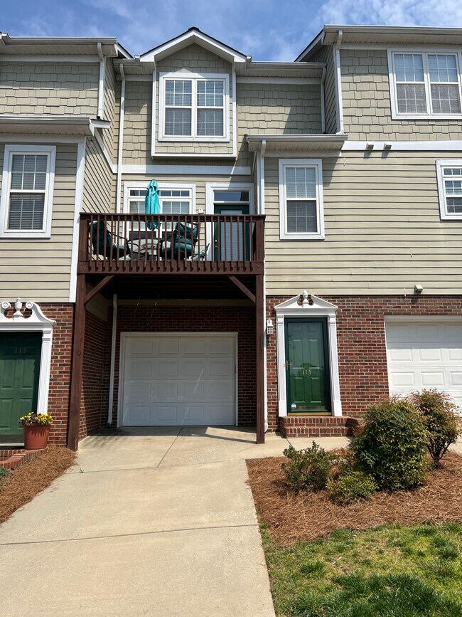 Building Photo - 115 Forest Ridge Rd