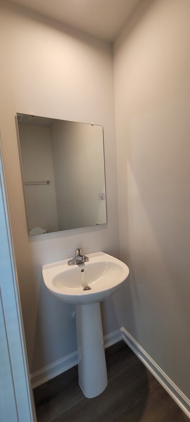 Foto del edificio - 2114 Langer St