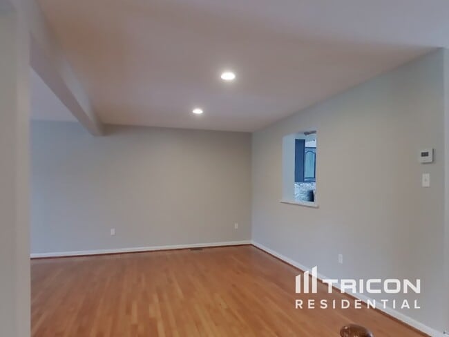 Building Photo - 5255 Lightfoot Path