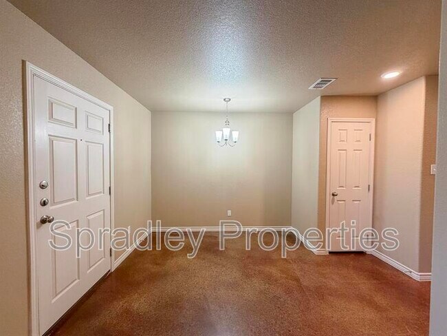 Building Photo - 1576 Vani Ct
