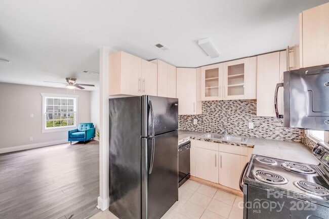 Foto del edificio - 638 Chipley Ave