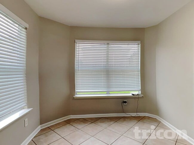 Building Photo - 415 Remington Creek Dr