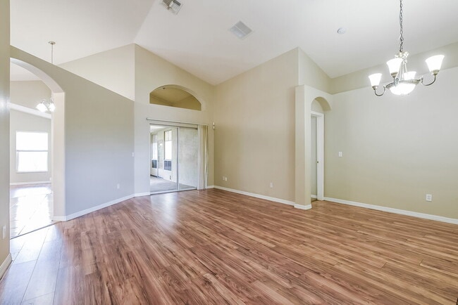 Building Photo - 2255 Pelinion St