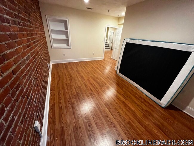 Foto del edificio - 1203 Beacon St