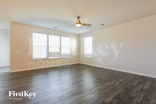 Foto del edificio - 557 Hillpark Ln