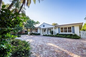 Building Photo - 4520 Sabal Palm Rd