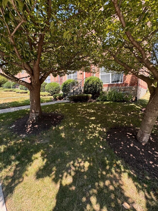 Building Photo - 2062 Clipper Park Rd