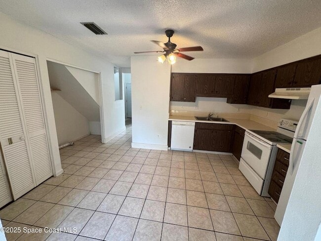 Foto del edificio - 4230 Mt Vernon Ave