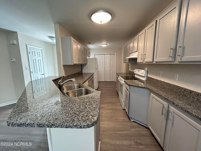 Building Photo - 228 Cottontail Run