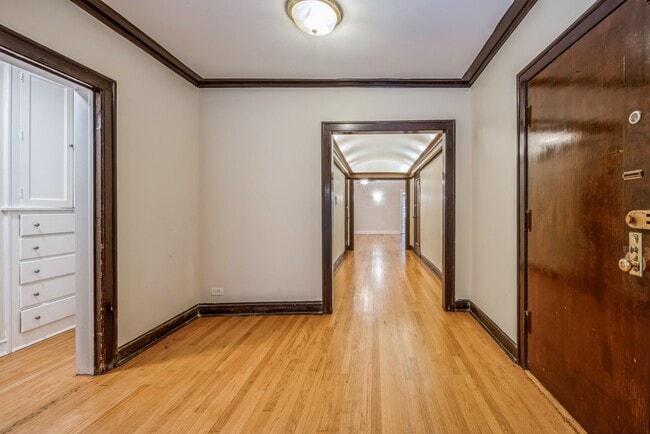 Building Photo - 6817 S Crandon Ave