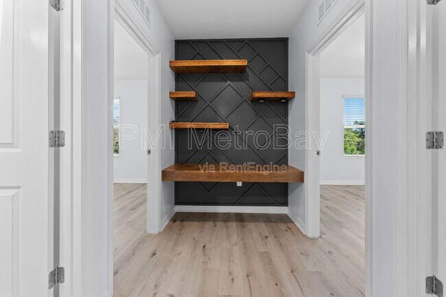 Building Photo - 105 Lacewing Pl