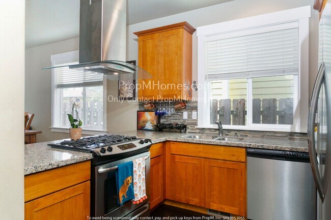 Building Photo - Great Three Bedroom SE Portland Gem In The...