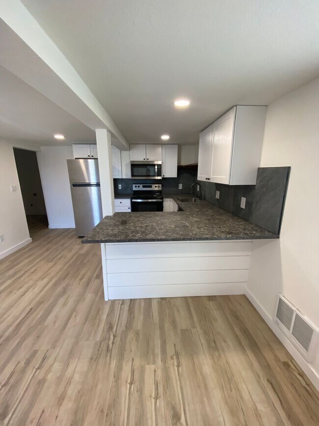 Building Photo - Burdick/Stevenson-PM-021-0147-3602