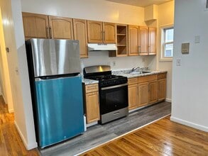 Building Photo - 35 Stegman St