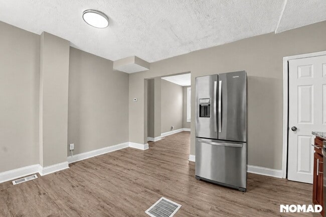 Building Photo - 3302 Elmley Ave