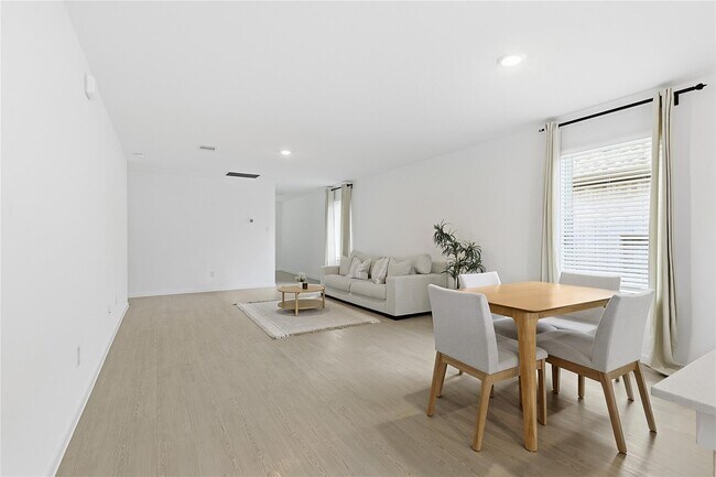 Foto del edificio - 1135 Rustic Willow Dr