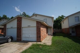 Building Photo - 1010 E Main St
