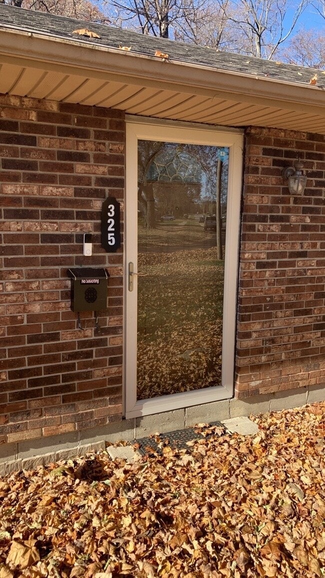 Building Photo - 325 Halifax Dr