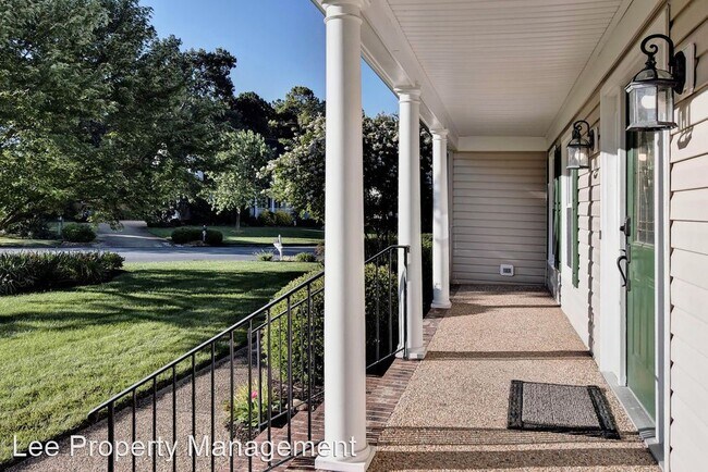 Foto del edificio - 6 br, 3 bath House - 128 Rockmor Ln