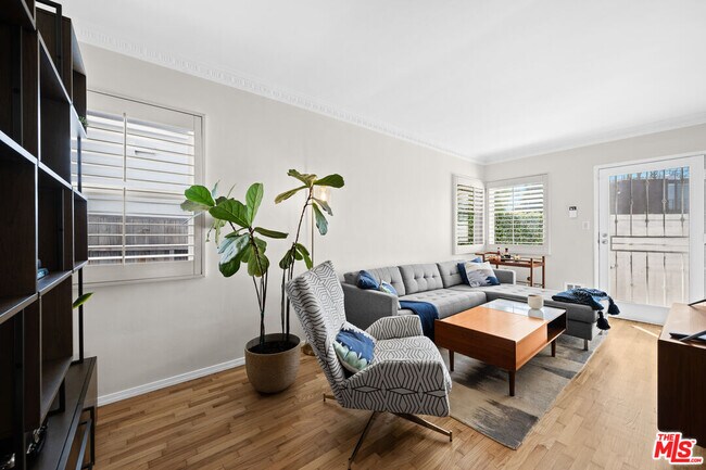 Foto del edificio - 2340 Abbot Kinney Blvd