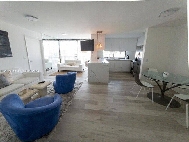 Foto del edificio - 17011 N Bay Rd